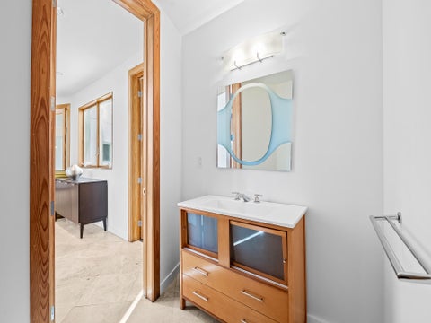 Tiny photo for 450 Victoria Terrace, Fort Lauderdale, FL 33301 (MLS # B26046594)