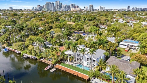 Tiny photo for 450 Victoria Terrace, Fort Lauderdale, FL 33301 (MLS # B26046594)