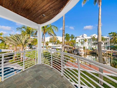 Tiny photo for 450 Victoria Terrace, Fort Lauderdale, FL 33301 (MLS # B26046594)