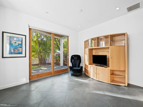 Tiny photo for 450 Victoria Terrace, Fort Lauderdale, FL 33301 (MLS # B26046594)