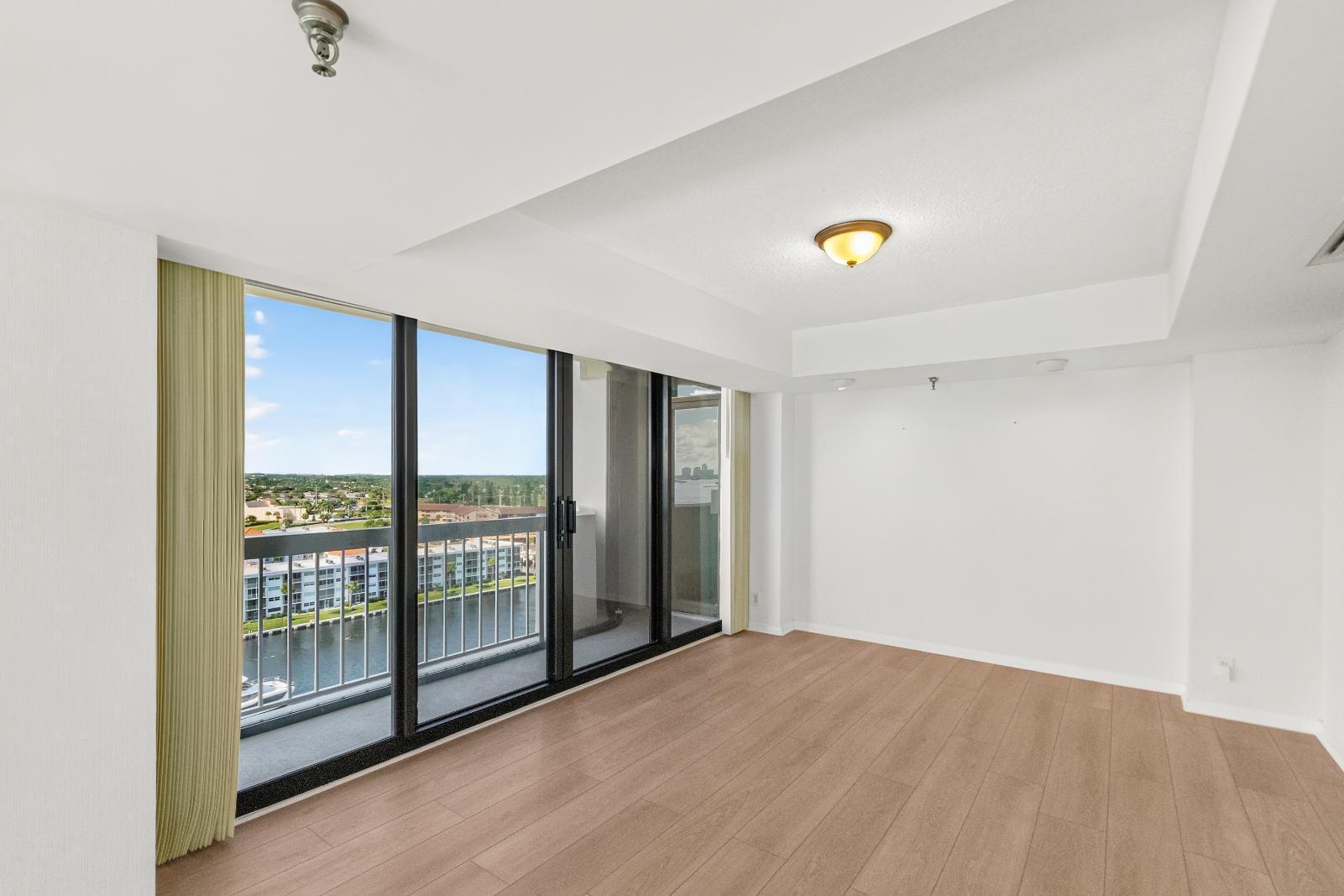123 Lakeshore Drive 1543