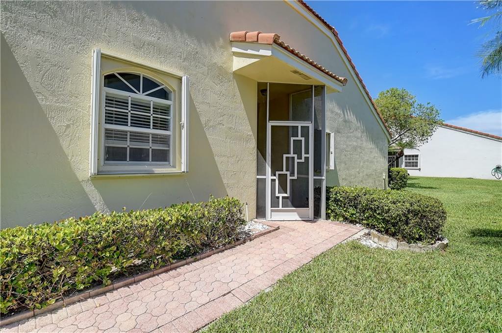 FLORAL LAKES OF DELRAY - Residential