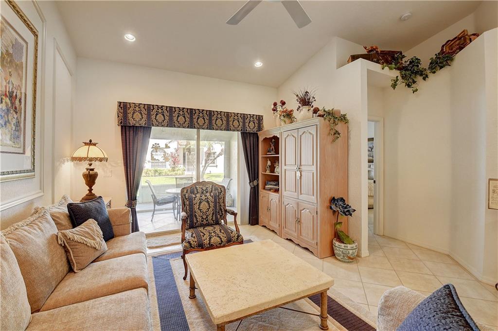 FLORAL LAKES OF DELRAY - Residential