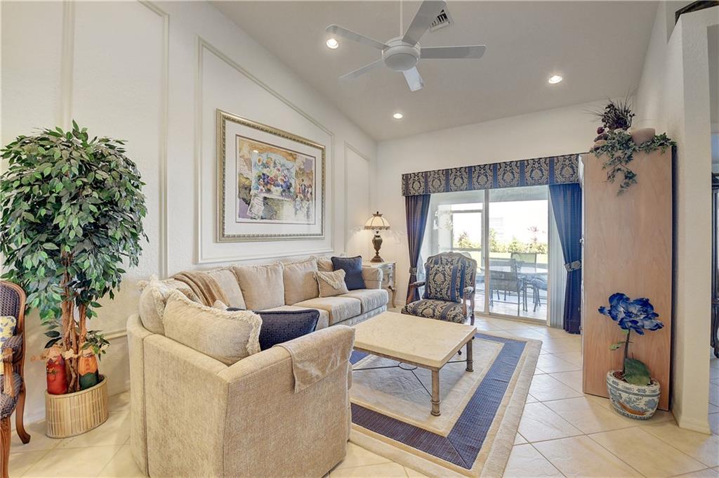 FLORAL LAKES OF DELRAY - Residential