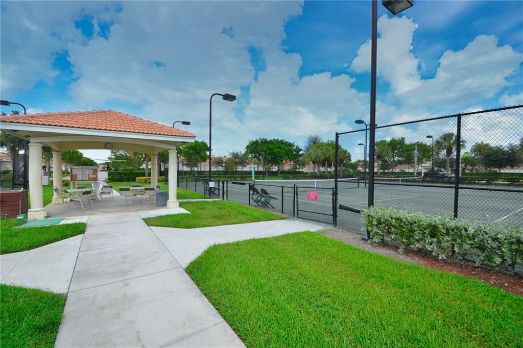 FLORAL LAKES OF DELRAY - Residential