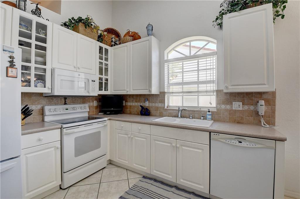 FLORAL LAKES OF DELRAY - Residential
