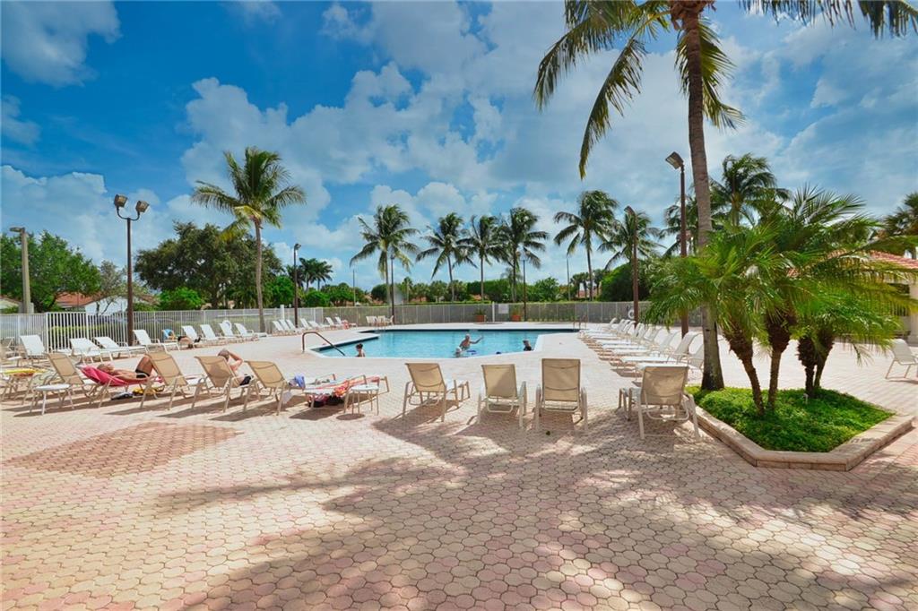 FLORAL LAKES OF DELRAY - Residential