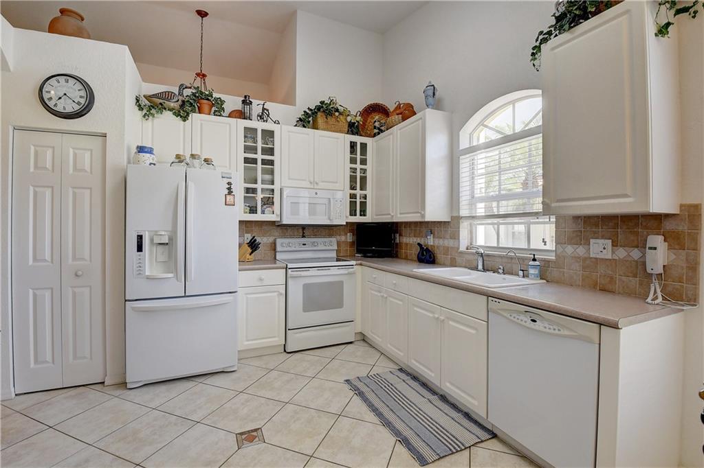FLORAL LAKES OF DELRAY - Residential