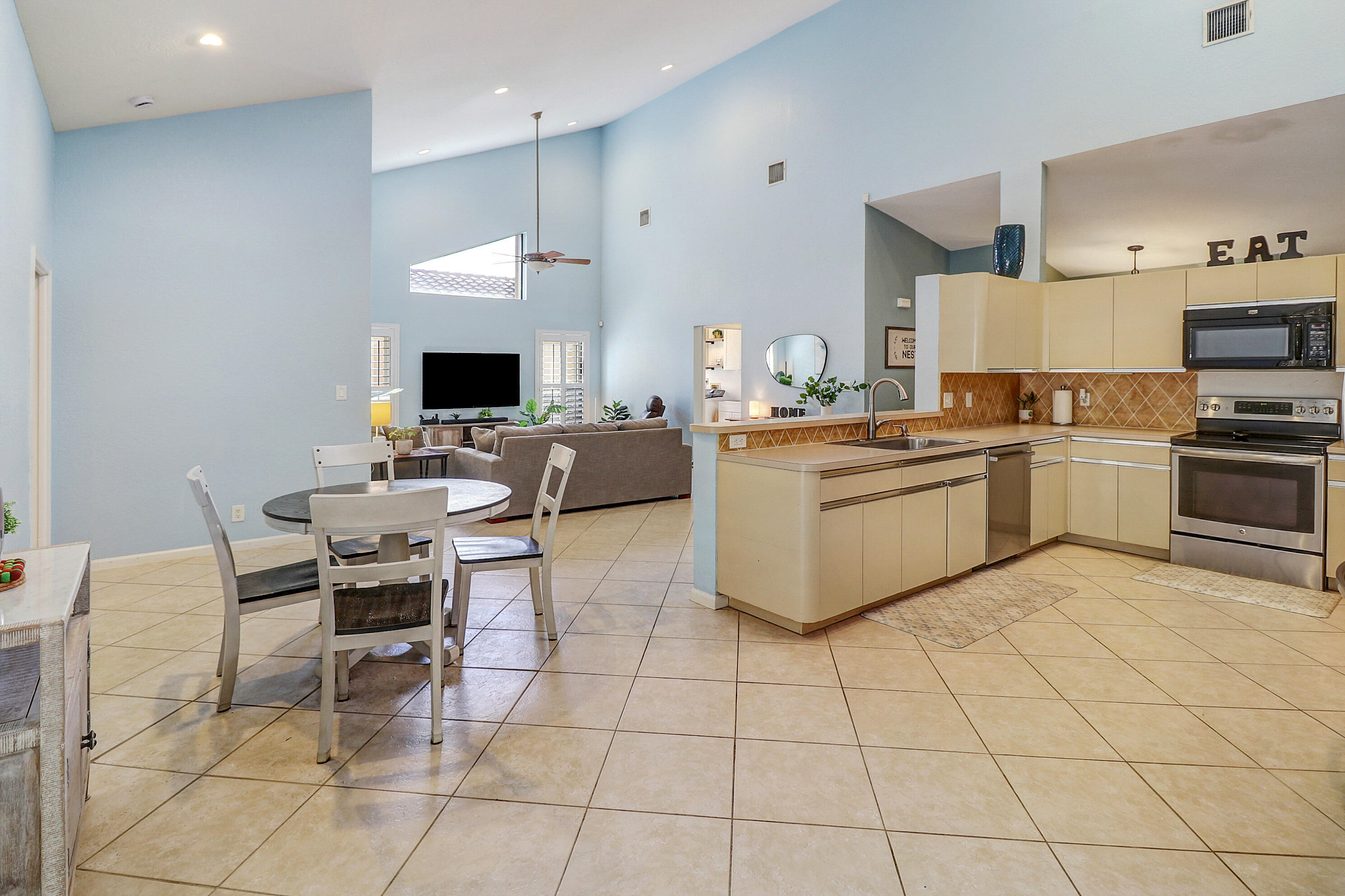 NORTH SPRINGS - Residential