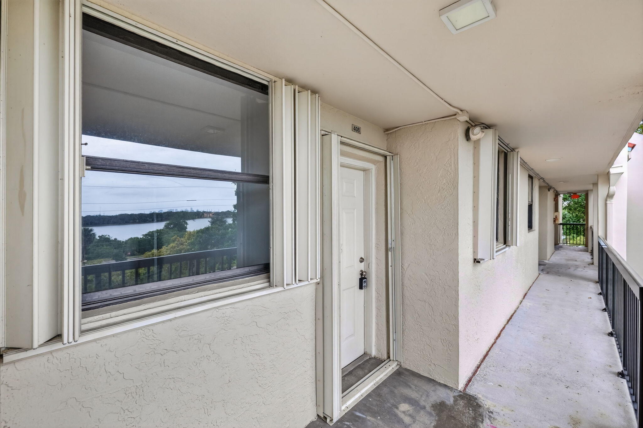 View photos, virtual tours, details... 117 LAKE EMERALD Drive 408