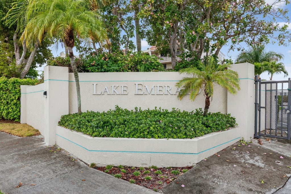 Photo of 117 LAKE EMERALD Drive #408, Oakland Park, FL 33309 (MLS # B26078944)