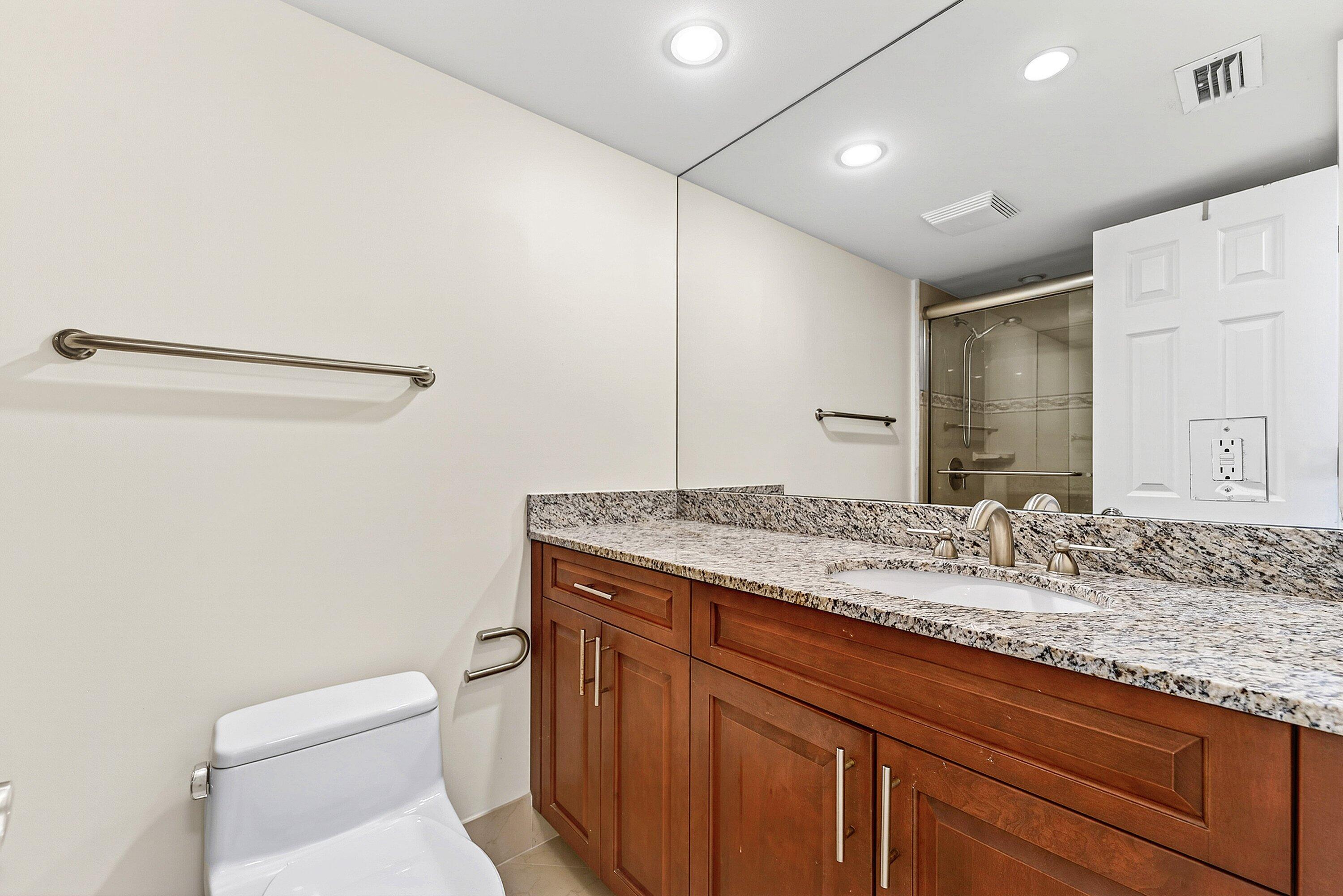 TIARA CONDO - Residential