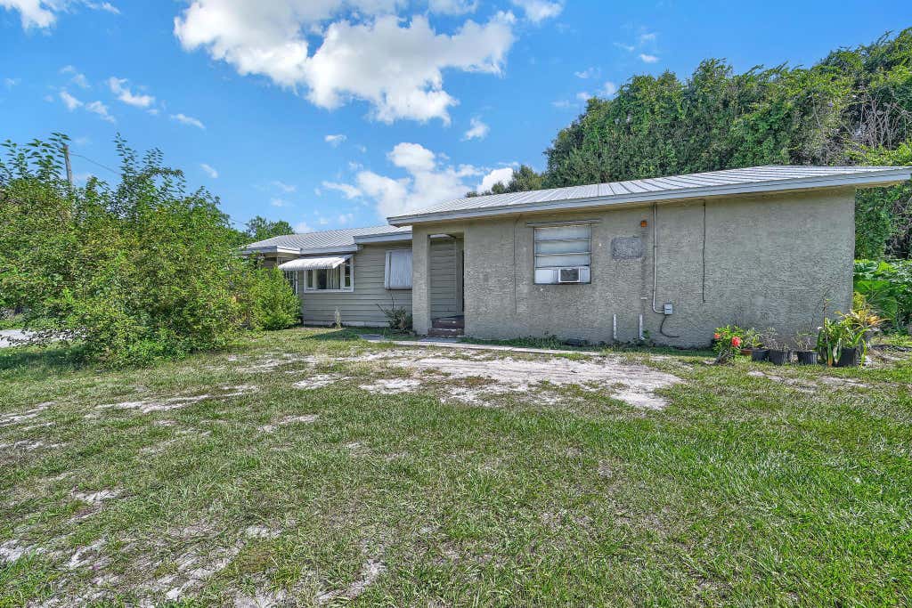 Photo of 4232 Edwards Road, Fort Pierce, FL 34981 (MLS # B26025244)