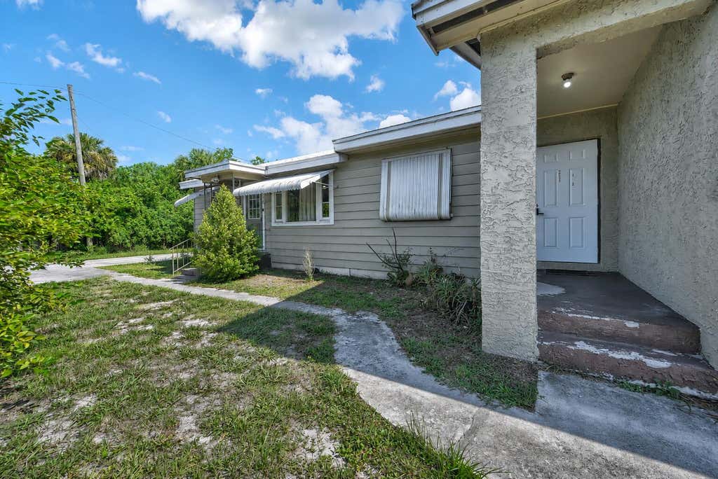 Photo of 4232 Edwards Road, Fort Pierce, FL 34981 (MLS # B26025244)