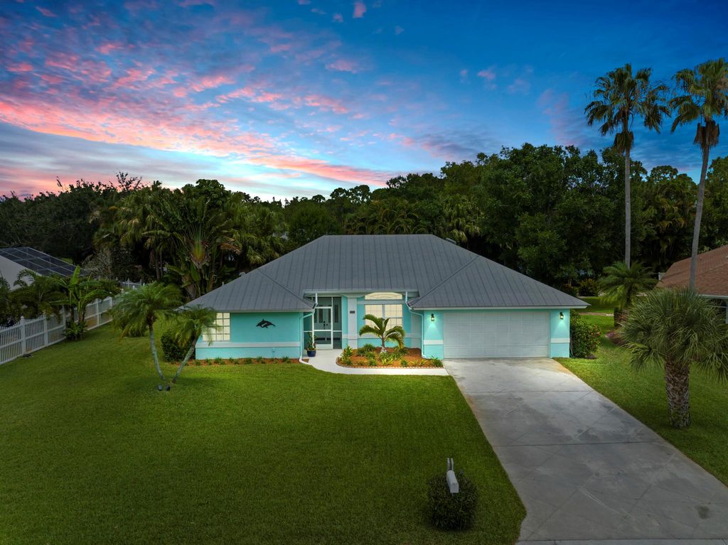 Photo of 389 SE Southwood Trail, Stuart, FL 34997 (MLS # R10892005)