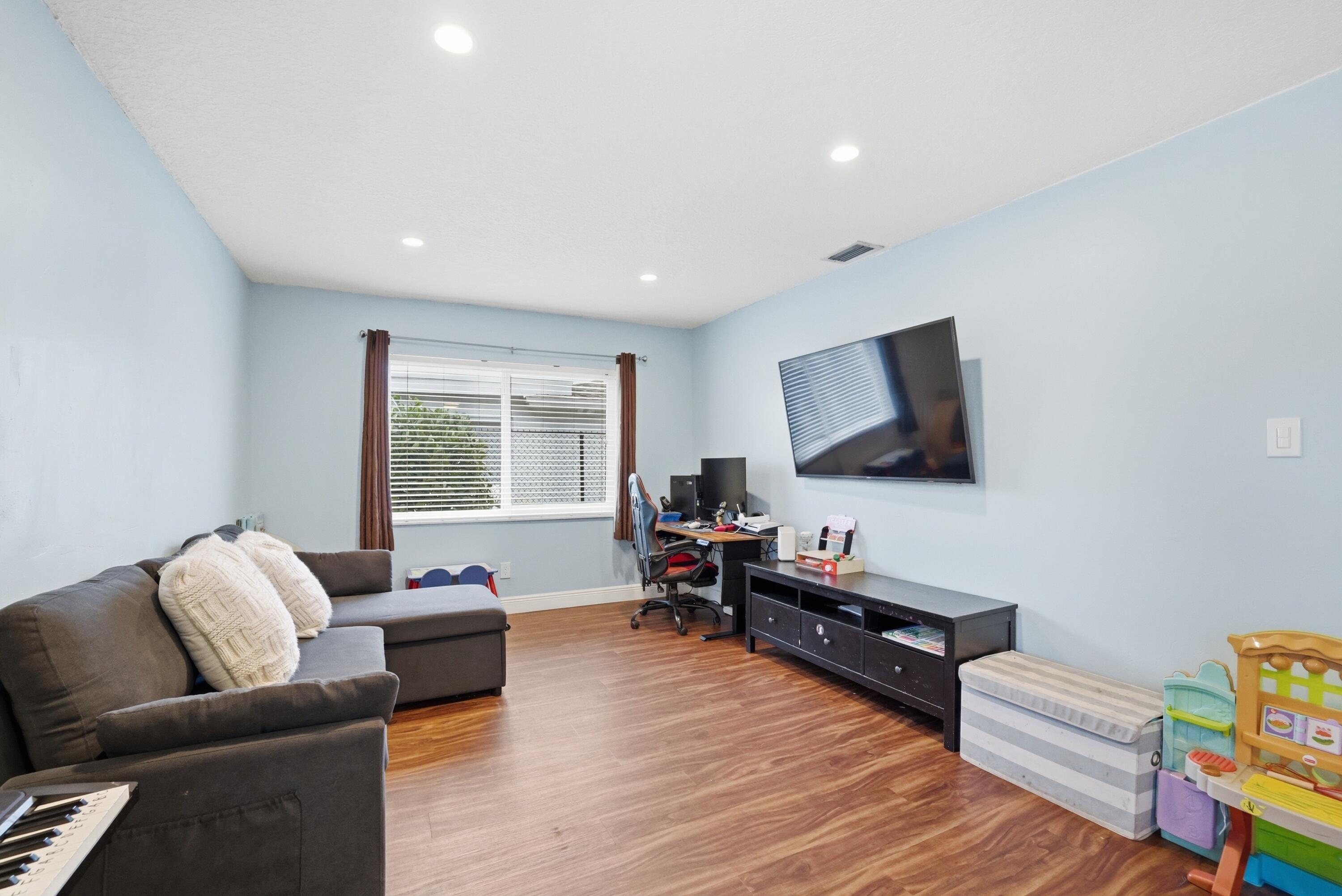 WESTWOOD COMMUNITY 5 - Residential