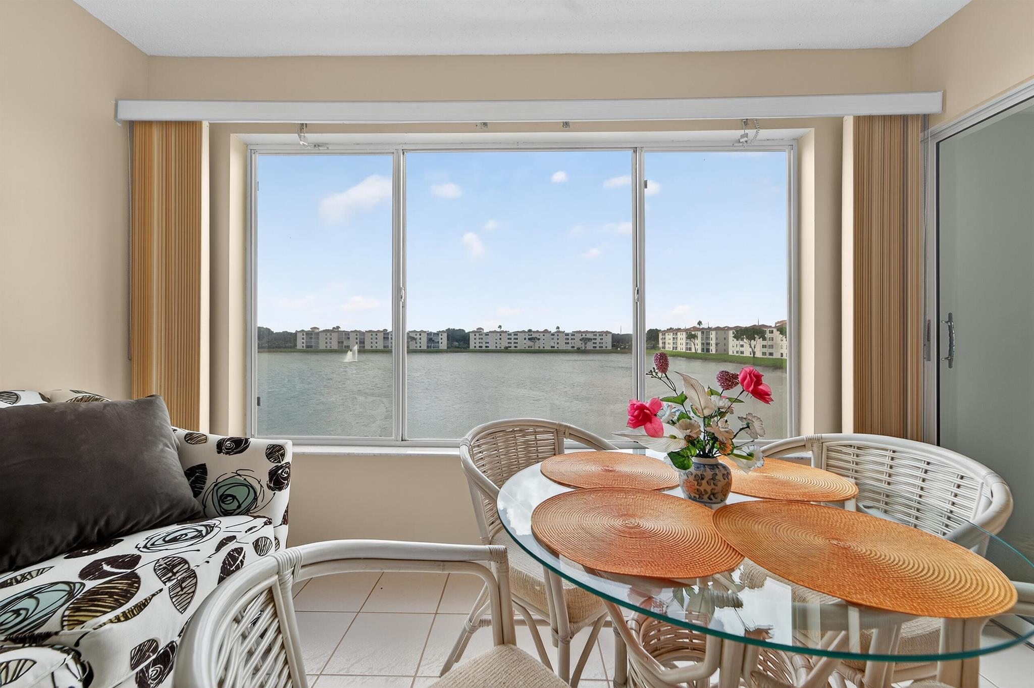 HUNTINGTON POINTE - Residential Lease