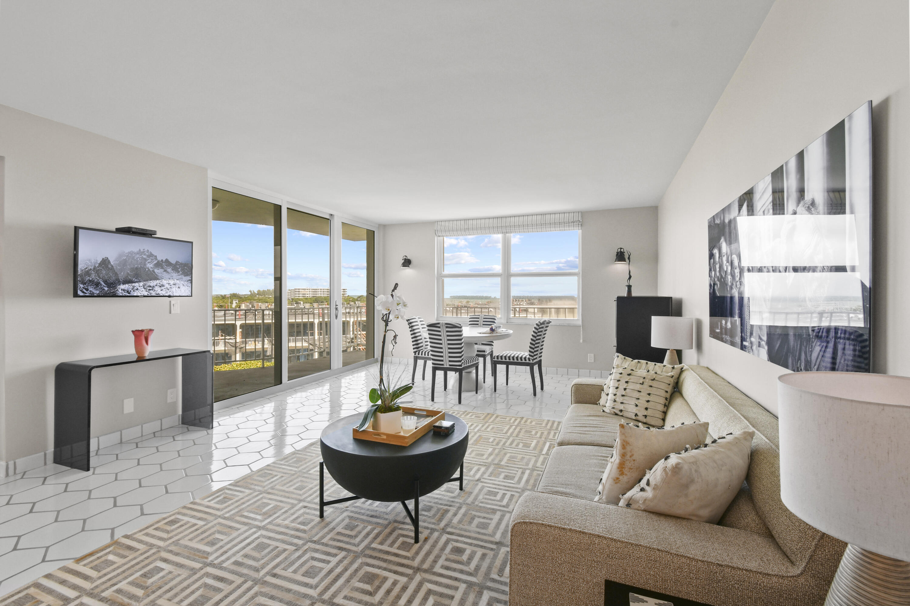 TWENTY TWO NINETY FIVE SOUTH OCEAN BLVD CORP 2295 - Residential