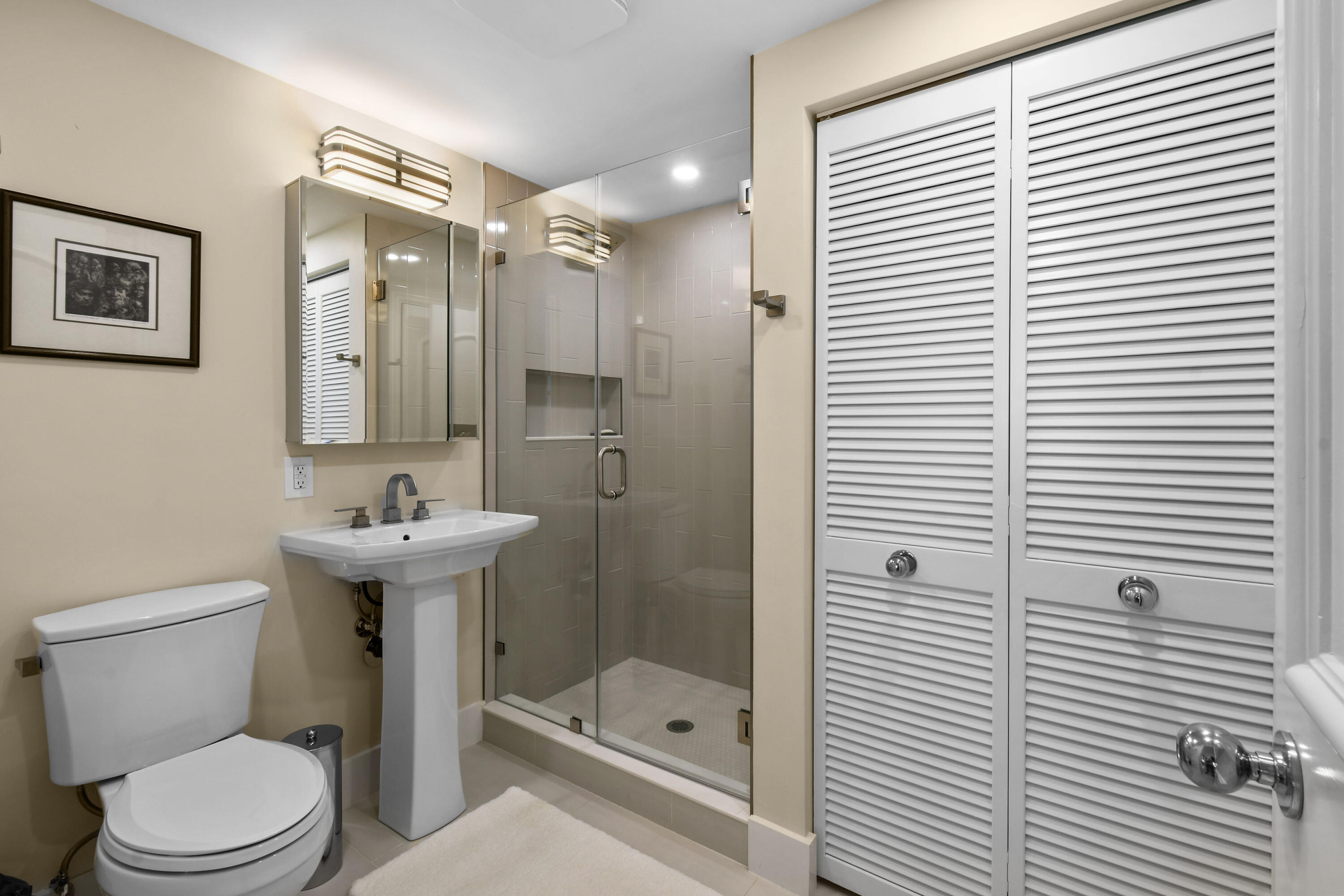 TWENTY TWO NINETY FIVE SOUTH OCEAN BLVD CORP 2295 - Residential