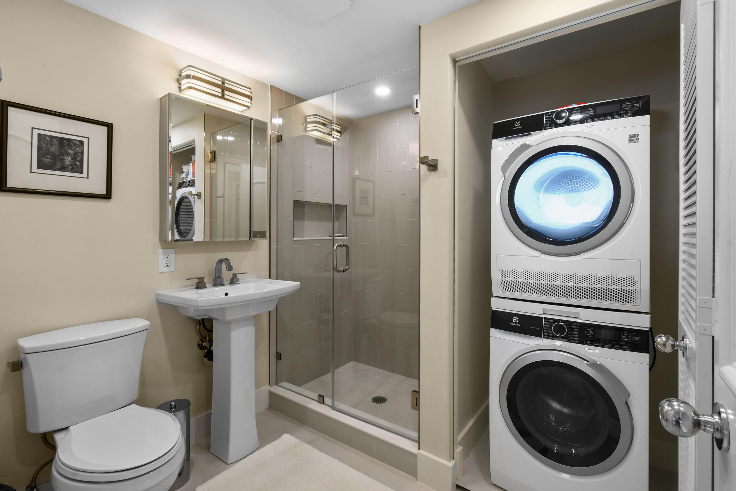 TWENTY TWO NINETY FIVE SOUTH OCEAN BLVD CORP 2295 - Residential