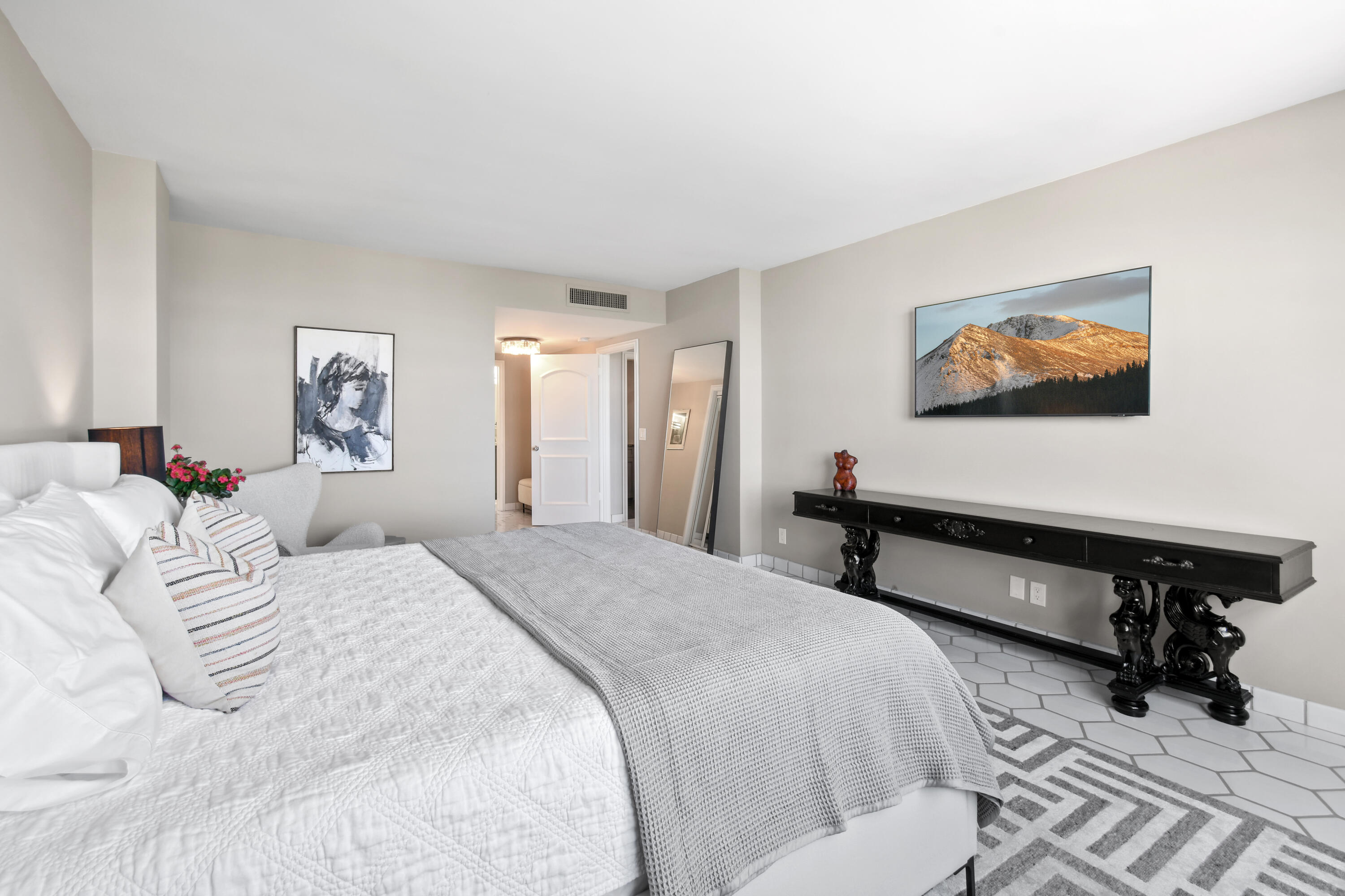 TWENTY TWO NINETY FIVE SOUTH OCEAN BLVD CORP 2295 - Residential