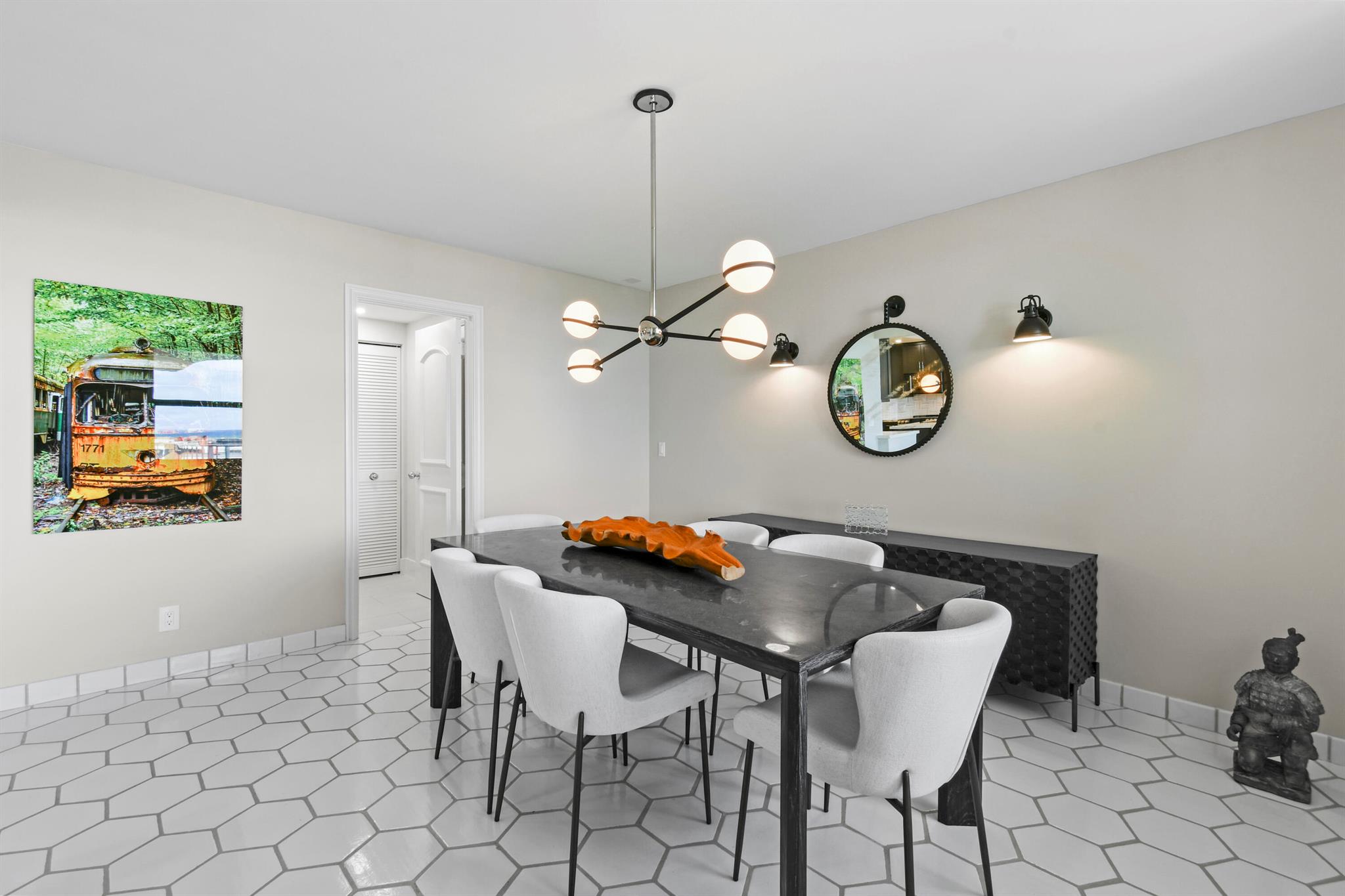 TWENTY TWO NINETY FIVE SO - Residential