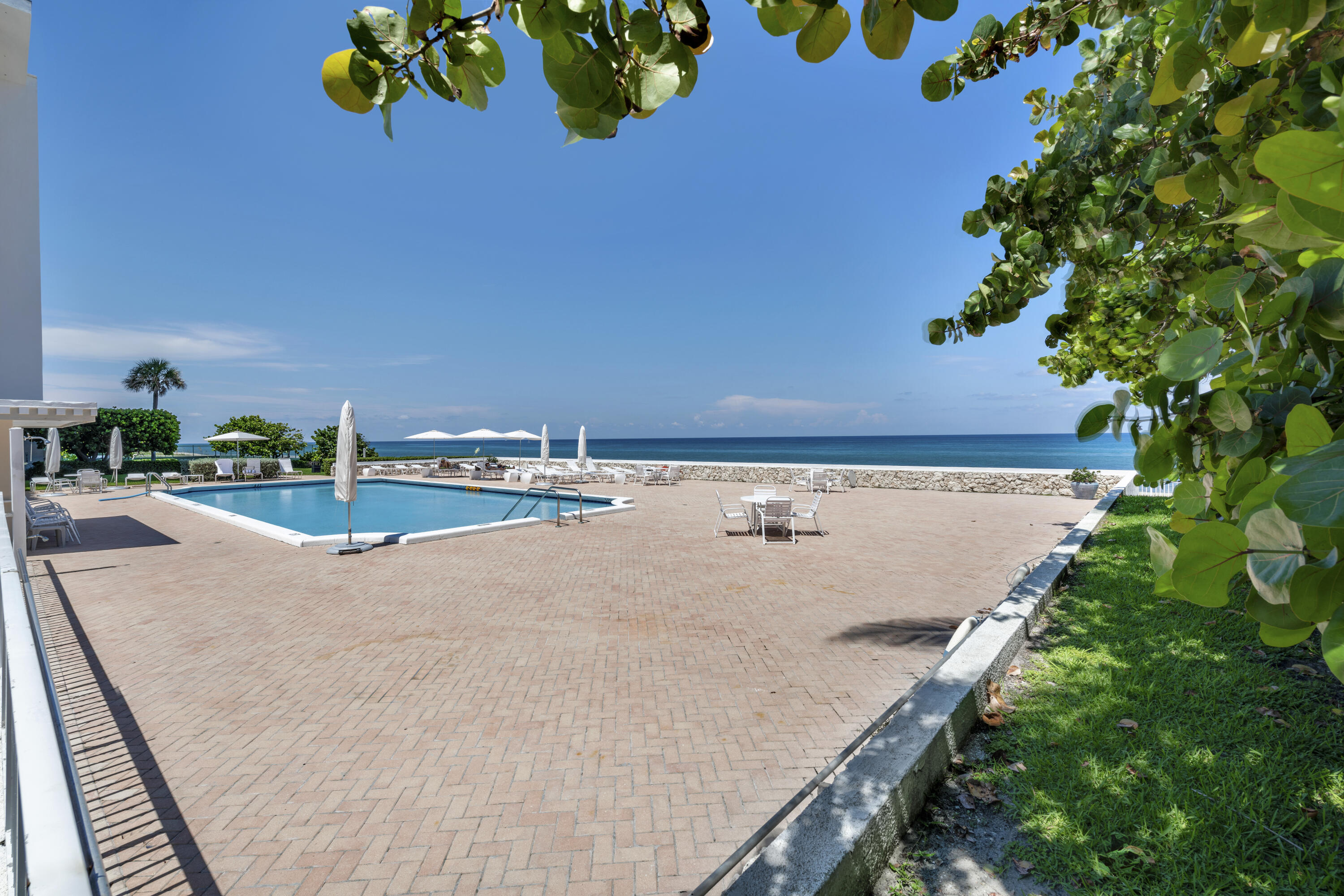 TWENTY TWO NINETY FIVE SOUTH OCEAN BLVD CORP 2295 - Residential