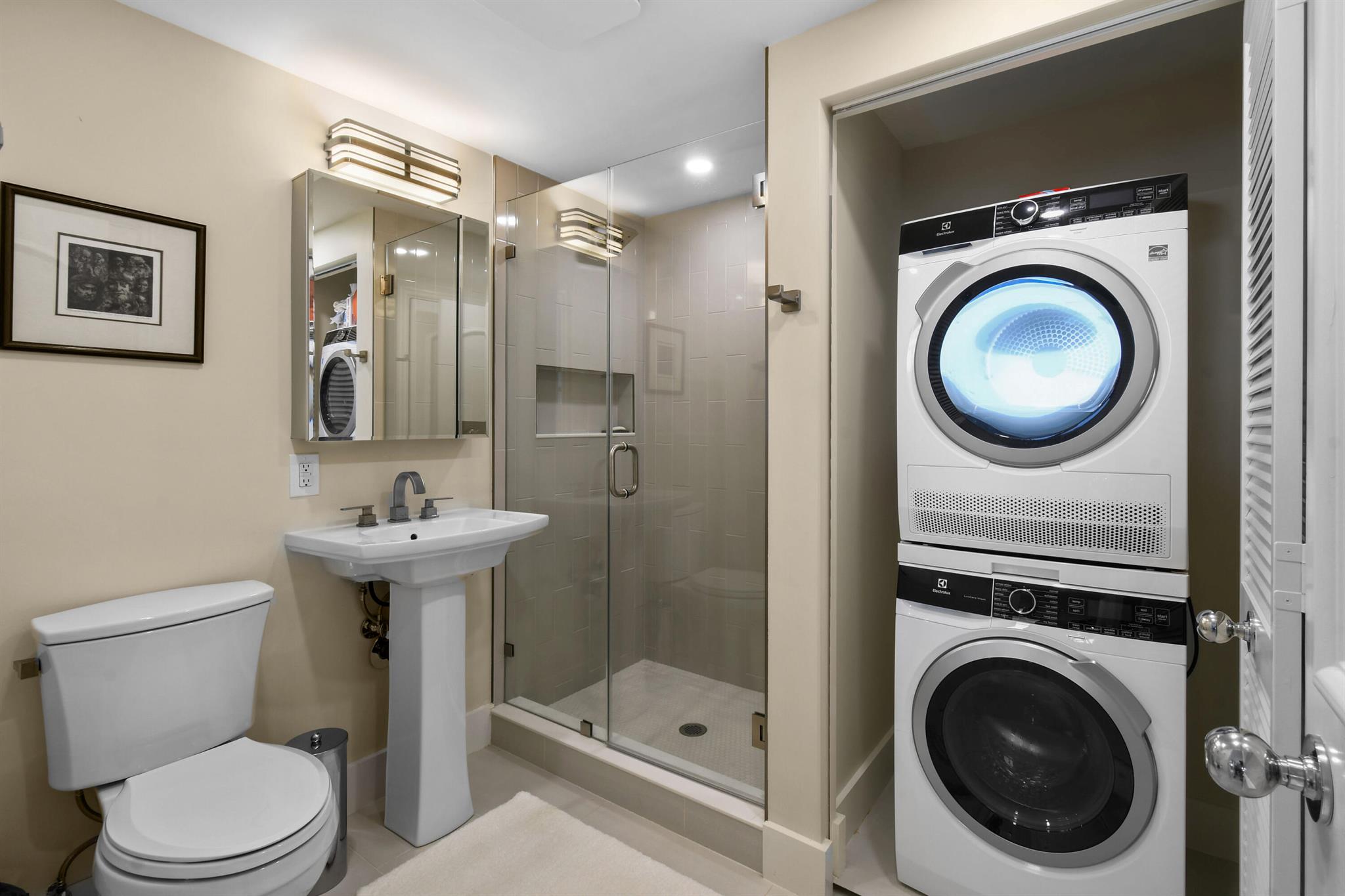 TWENTY TWO NINETY FIVE SO - Residential
