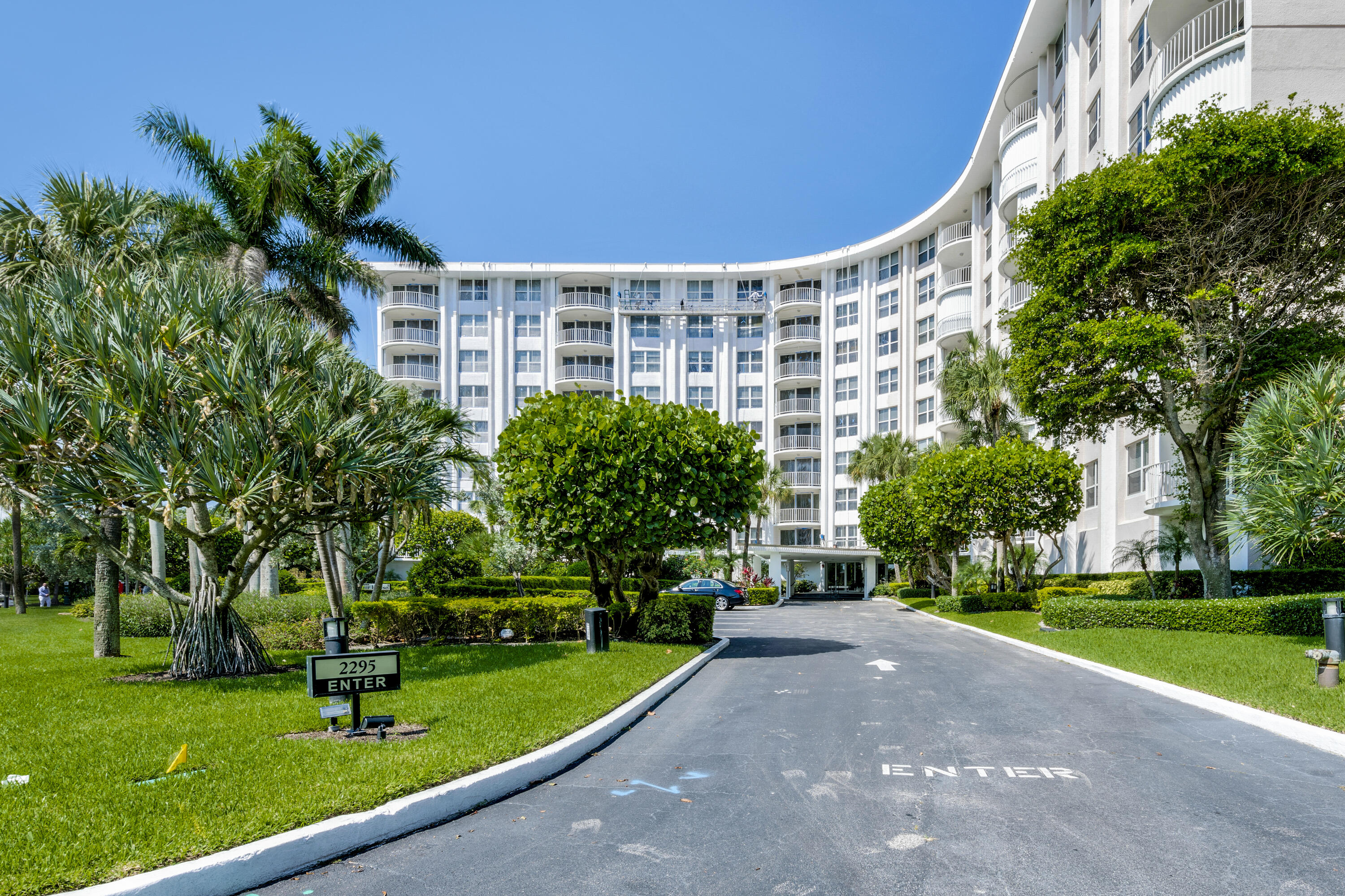 TWENTY TWO NINETY FIVE SOUTH OCEAN BLVD CORP 2295 - Residential