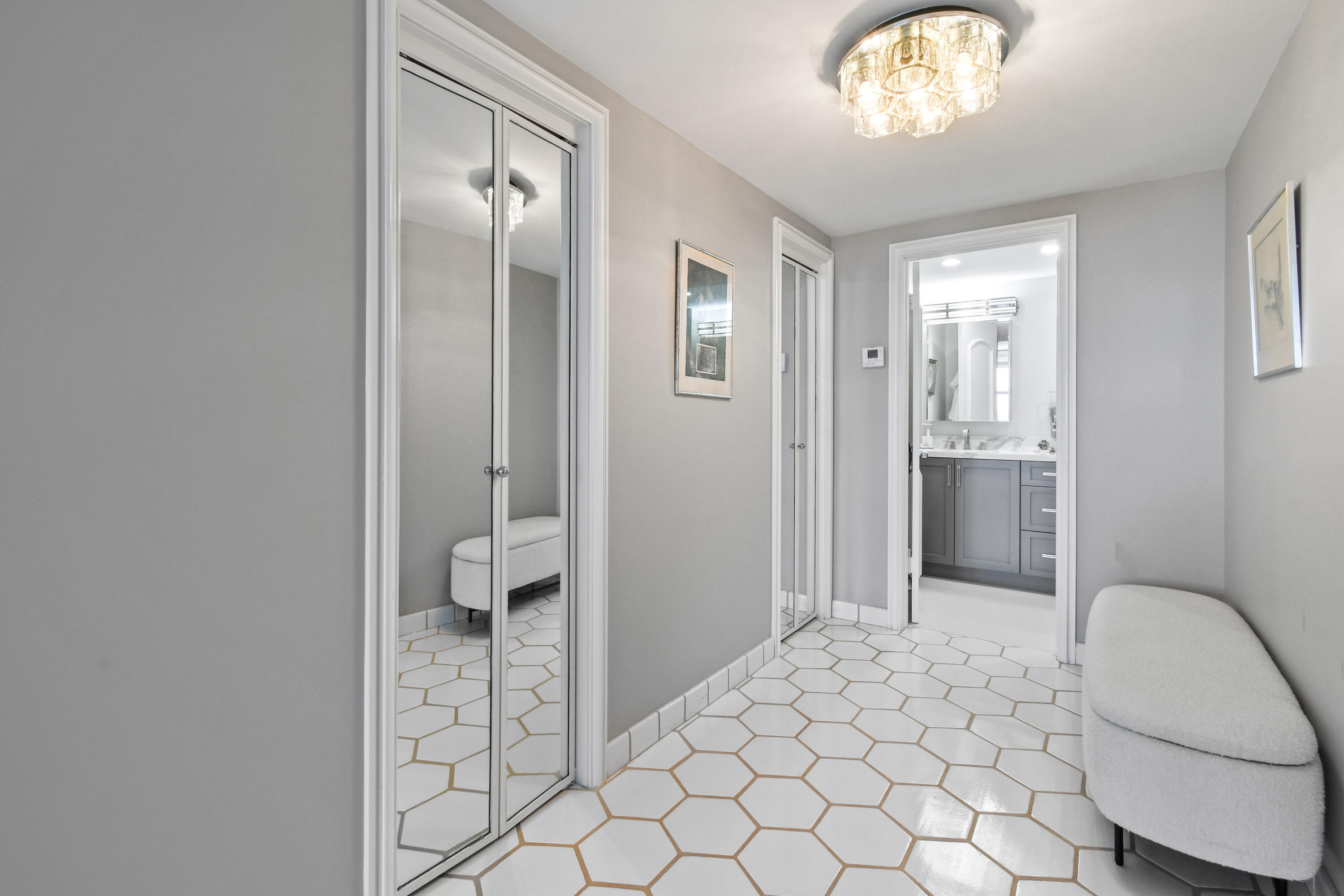 TWENTY TWO NINETY FIVE SOUTH OCEAN BLVD CORP 2295 - Residential