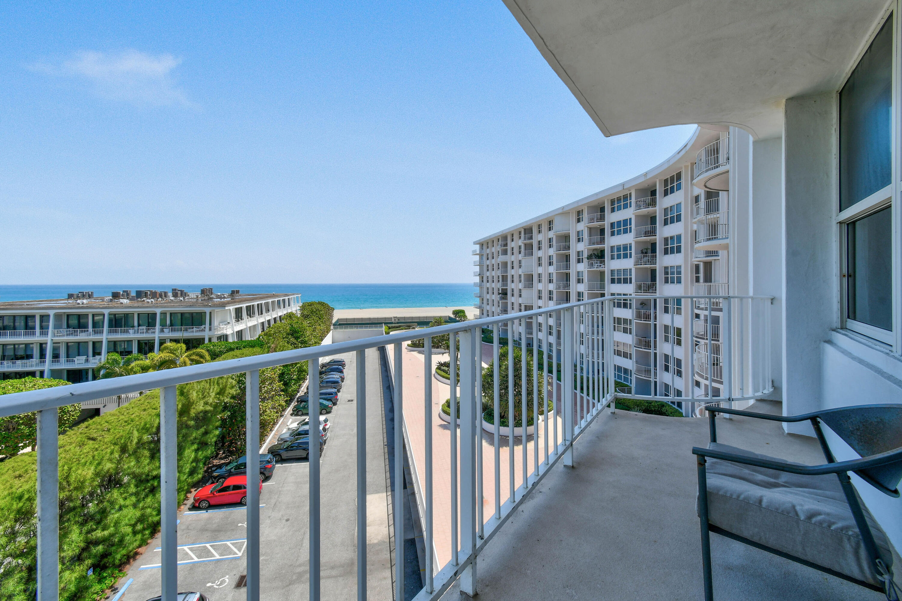 TWENTY TWO NINETY FIVE SOUTH OCEAN BLVD CORP 2295 - Residential