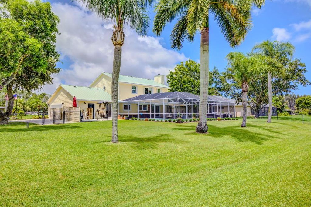 Photo of 1401 Mallard Court, Fort Pierce, FL 34982 (MLS # R10996580)