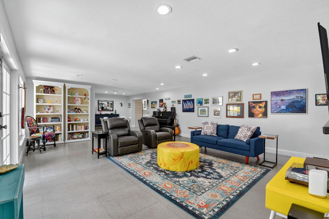 SUNFLOWER DELRAY - Residential