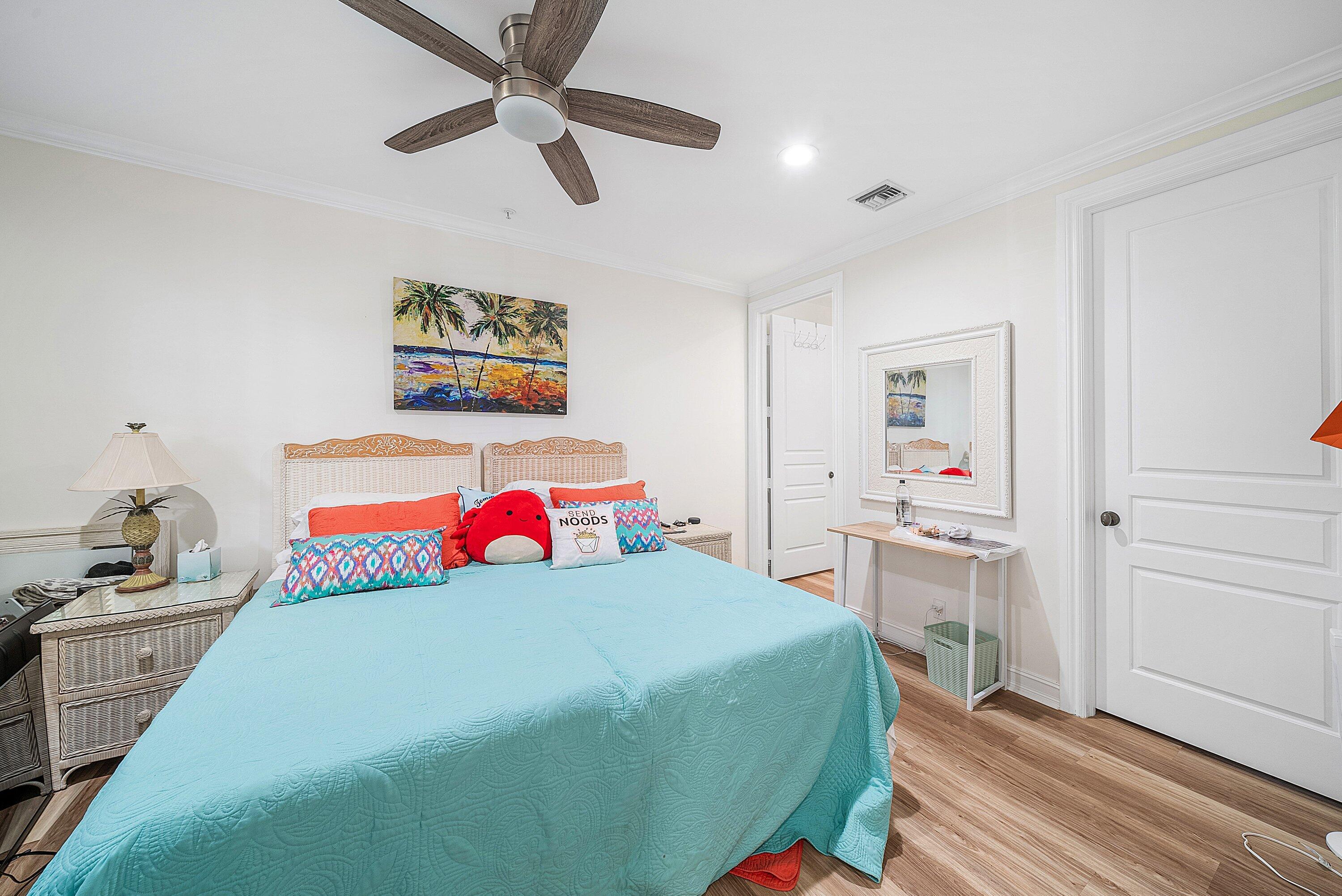 TOWN SQUARE - Residential