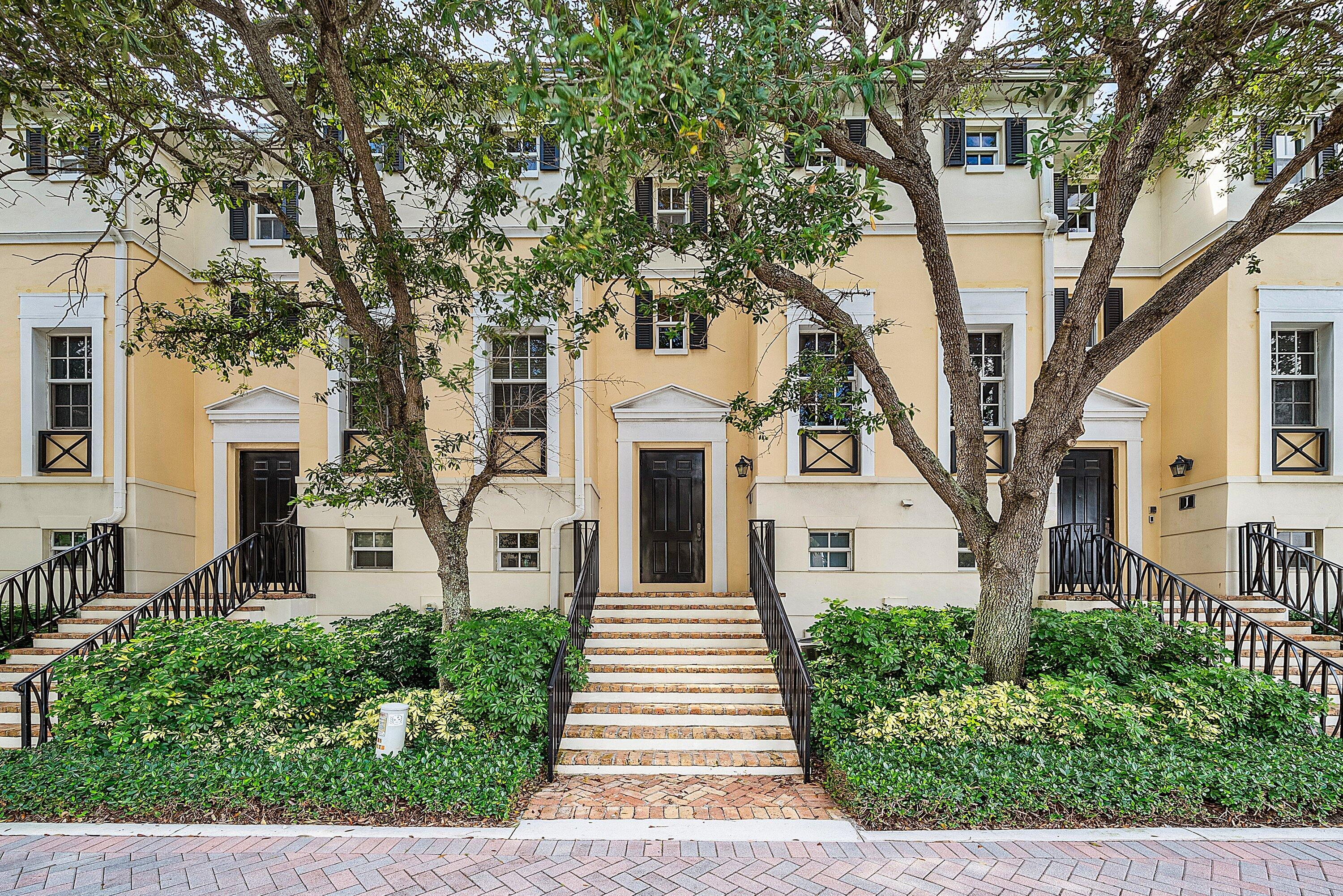 TOWN SQUARE - Residential