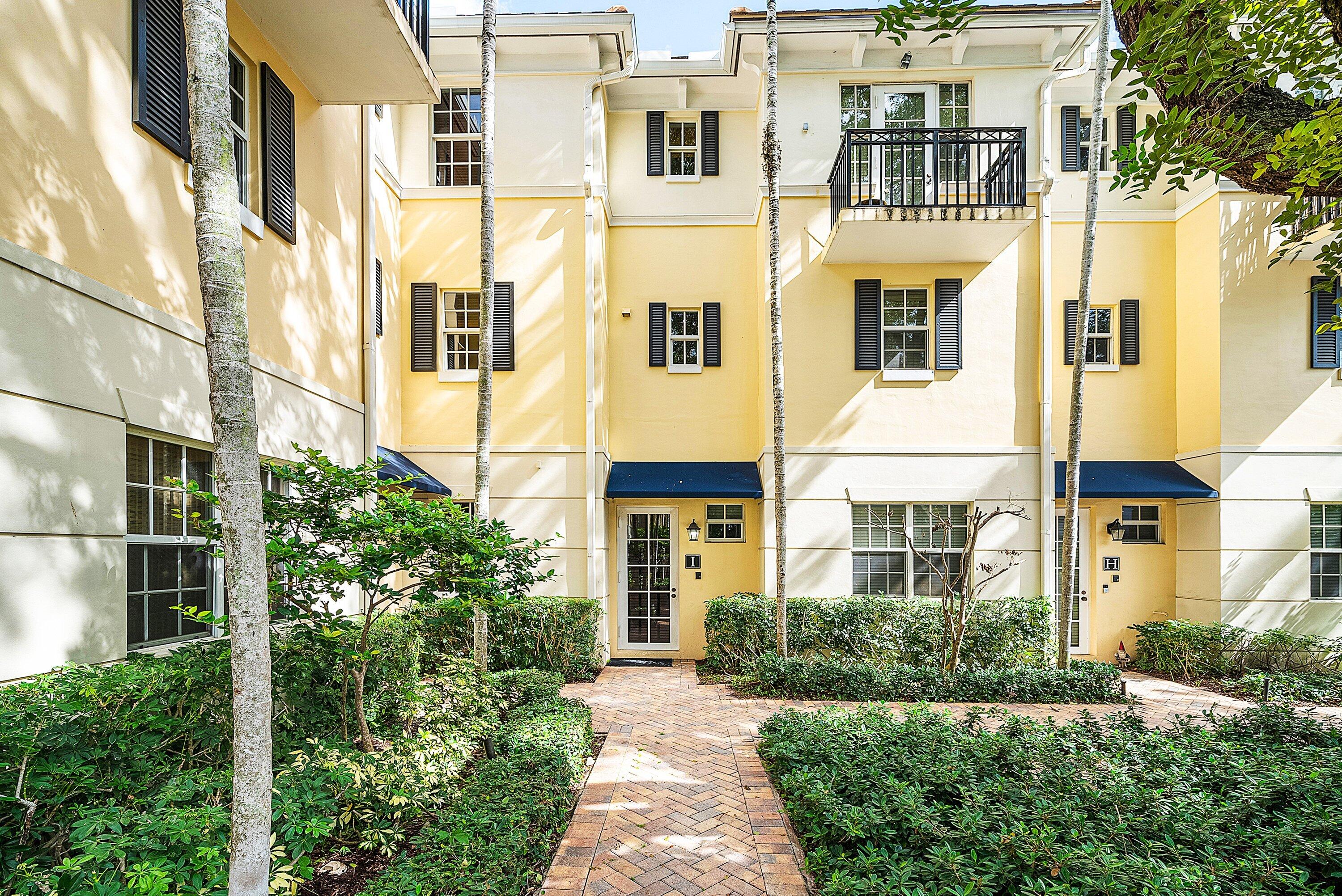 TOWN SQUARE - Residential