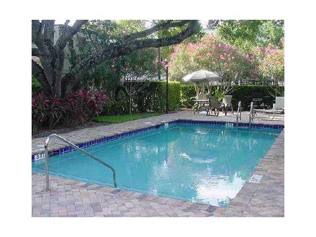 TOWN SQUARE - Residential