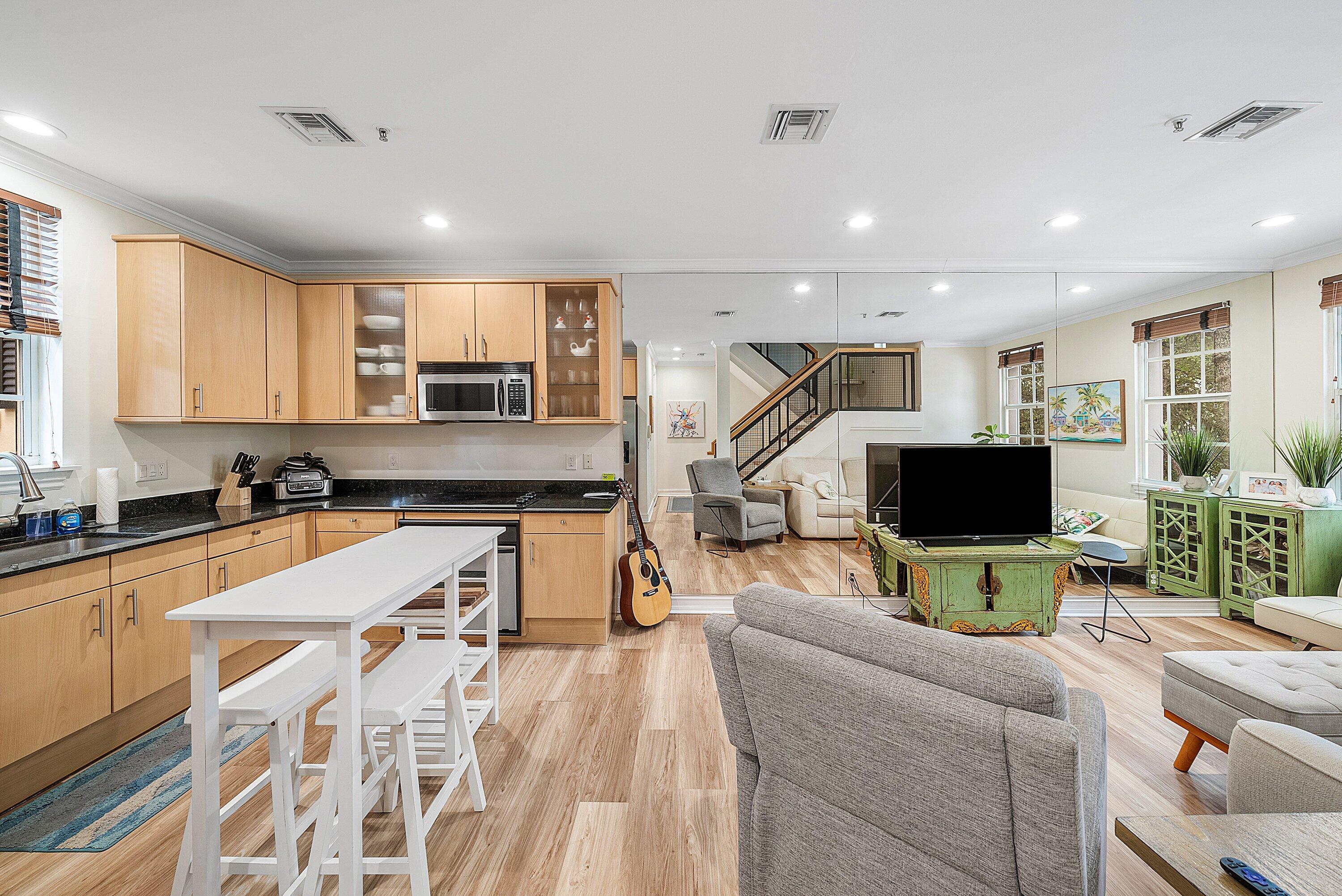 TOWN SQUARE - Residential