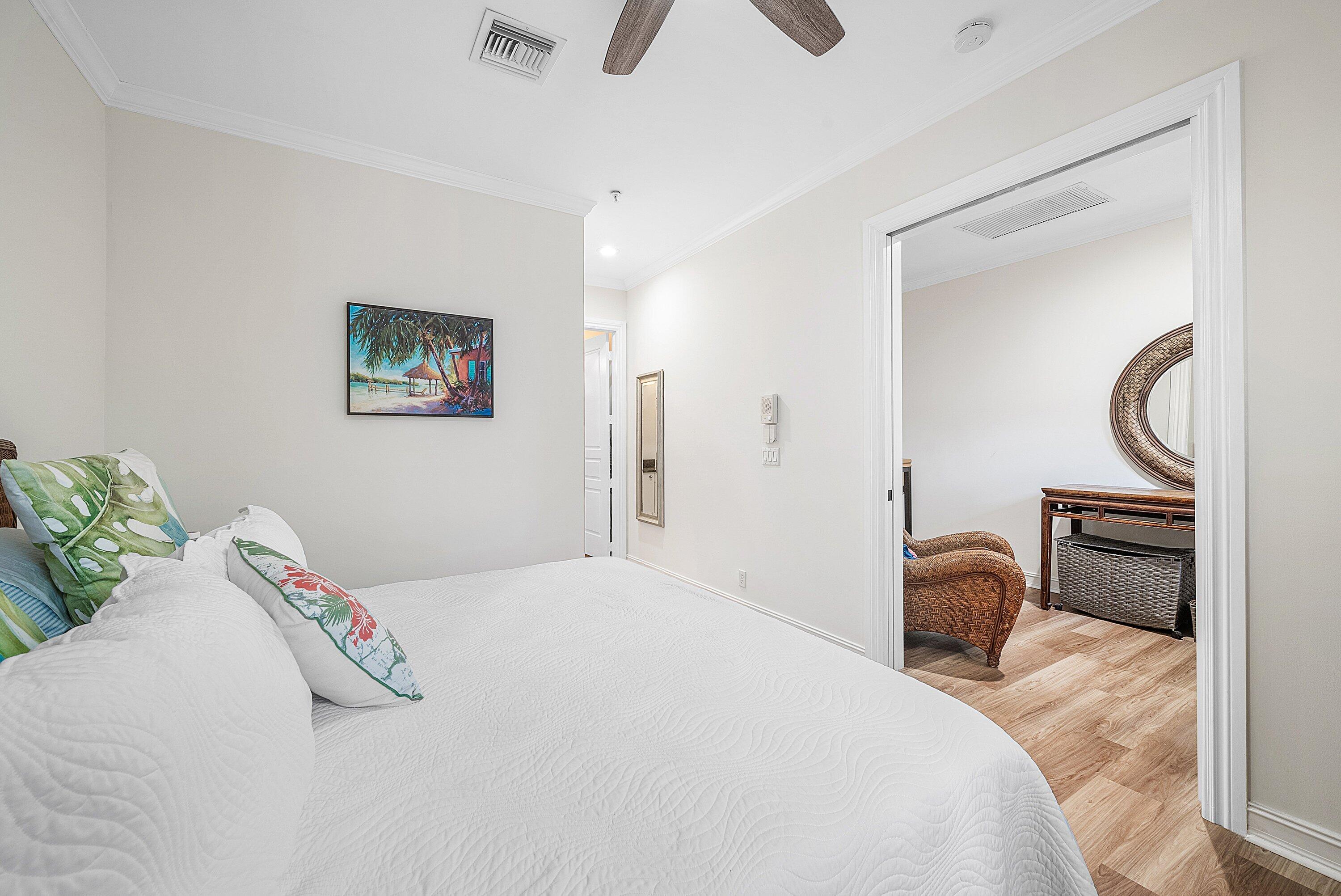 TOWN SQUARE - Residential