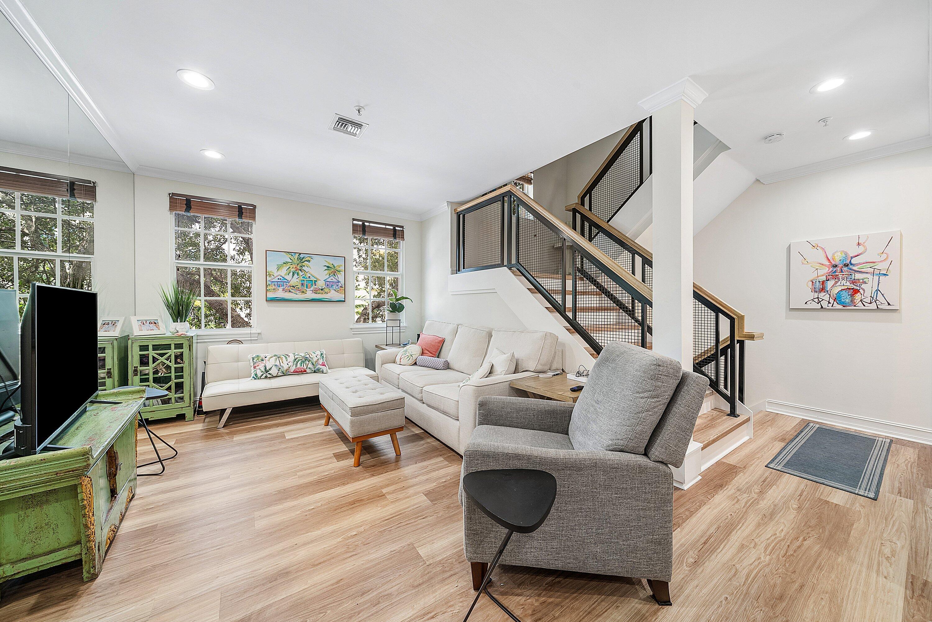 TOWN SQUARE - Residential