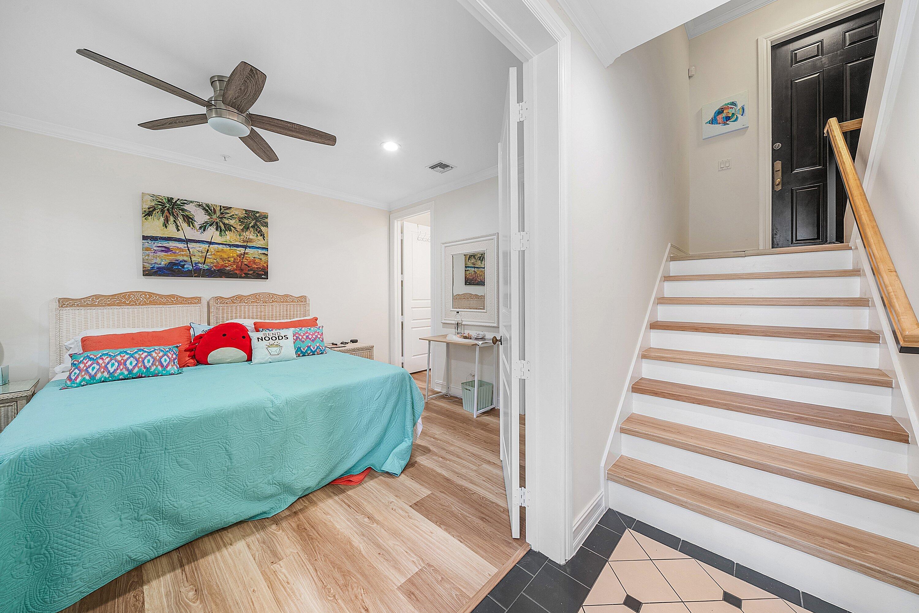 TOWN SQUARE - Residential