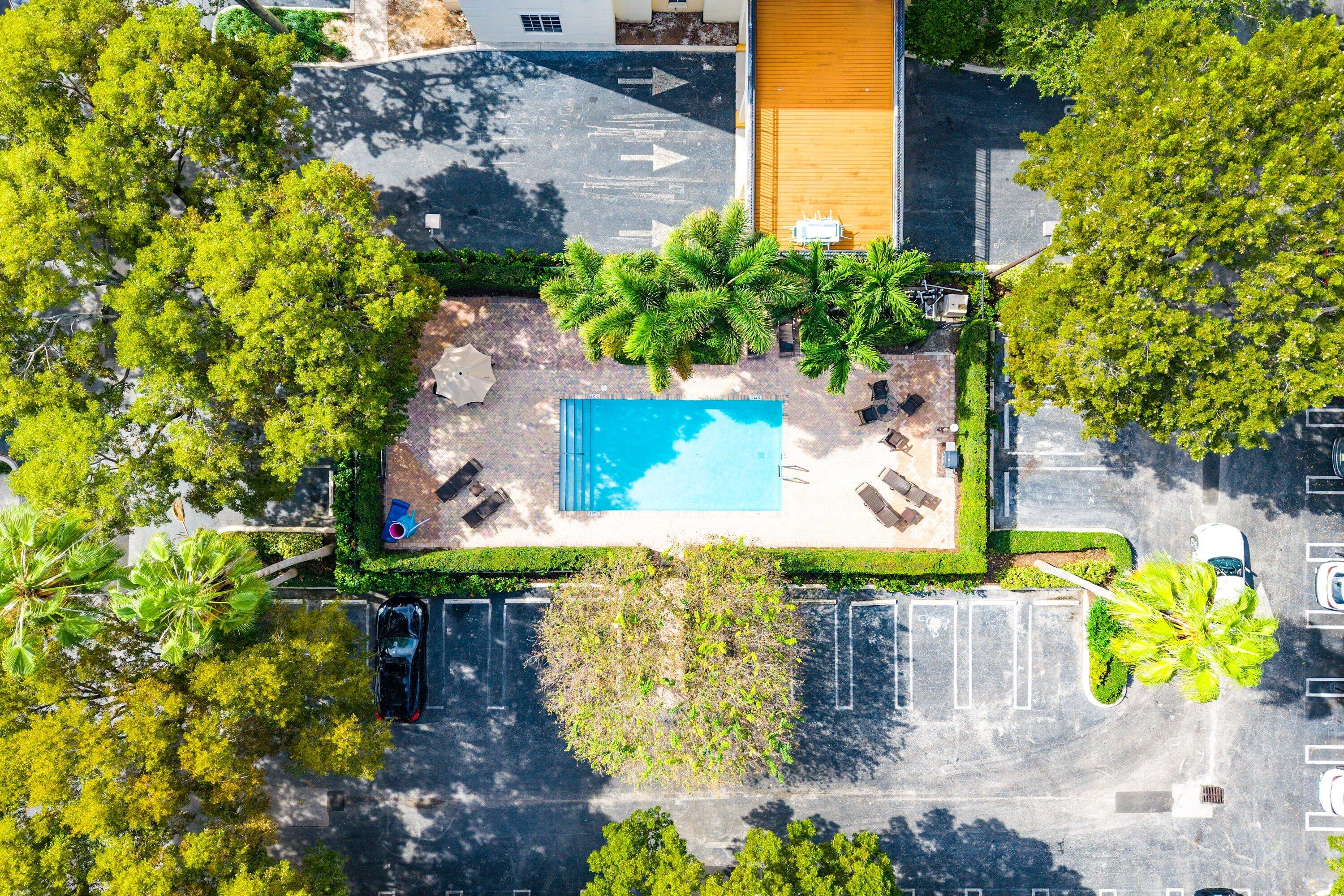 TOWN SQUARE - Residential