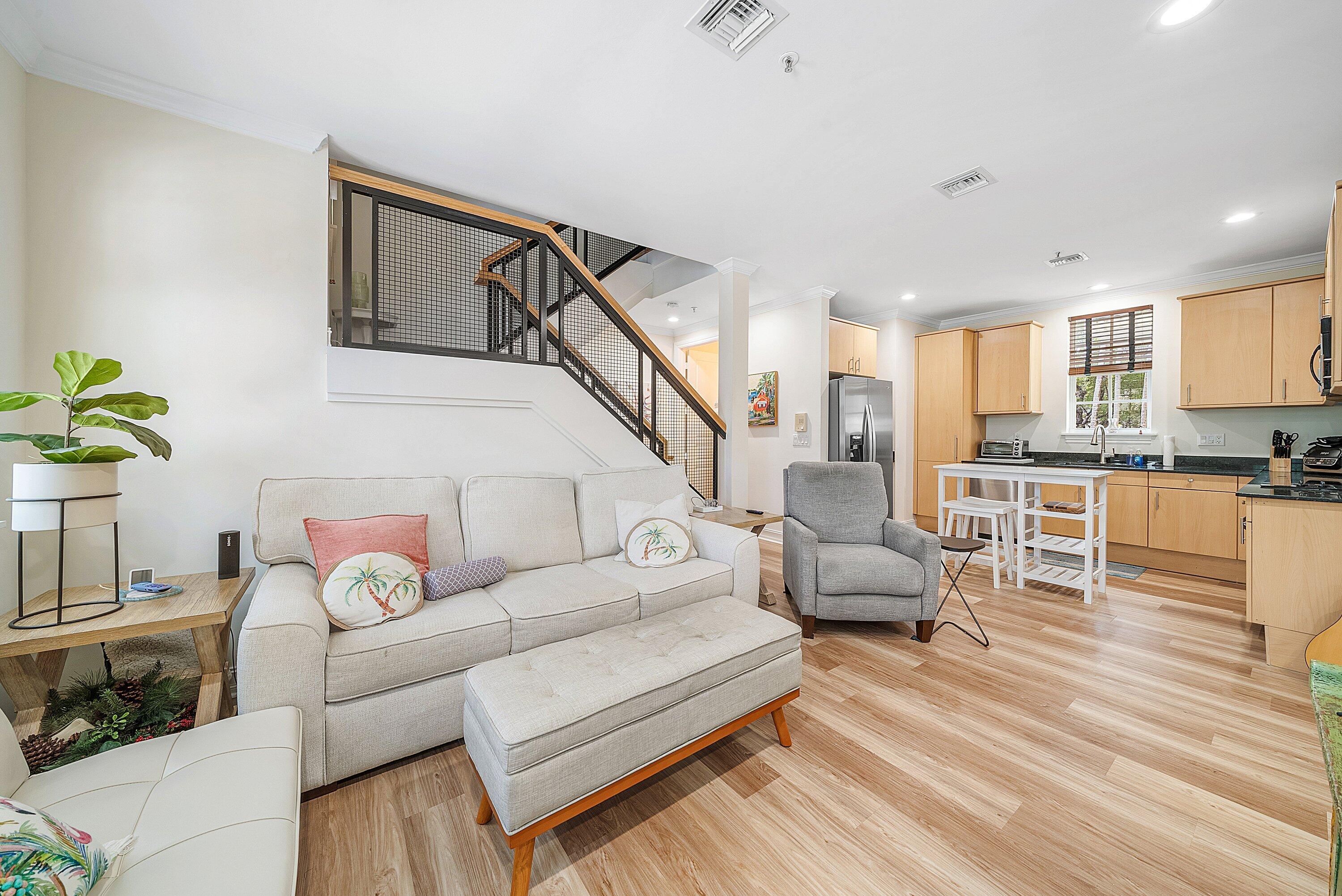 TOWN SQUARE - Residential