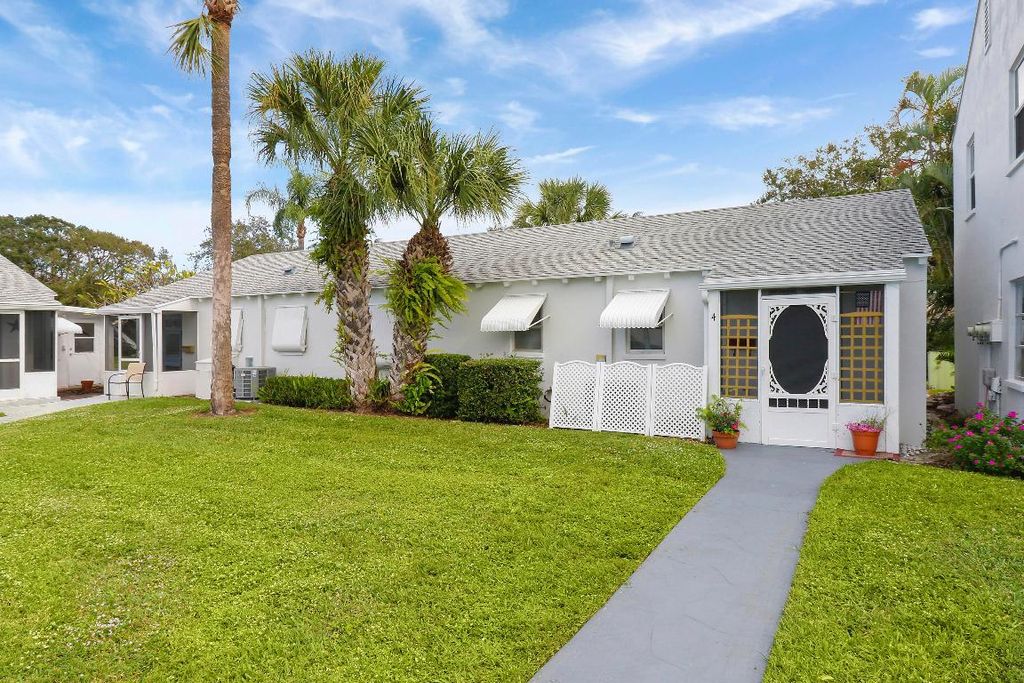 Photo of 10128 Meridian Way #4, Palm Beach Gardens, FL 33410 (MLS # R10940115)