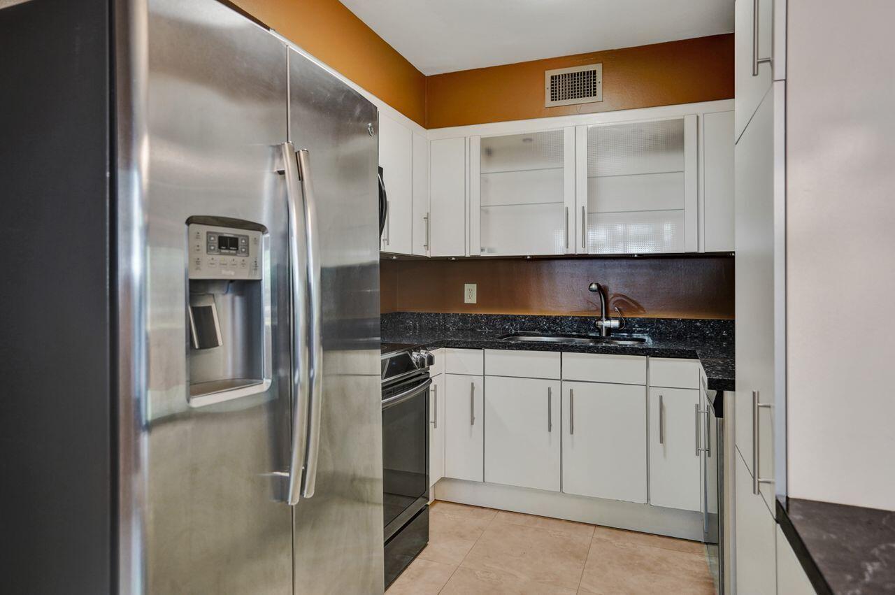 2335 SW 22nd Avenue 104