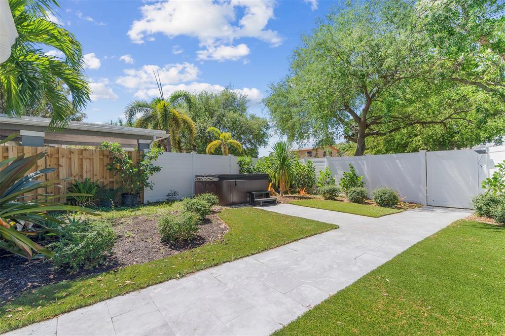 1640 NW 5 TH Ave
