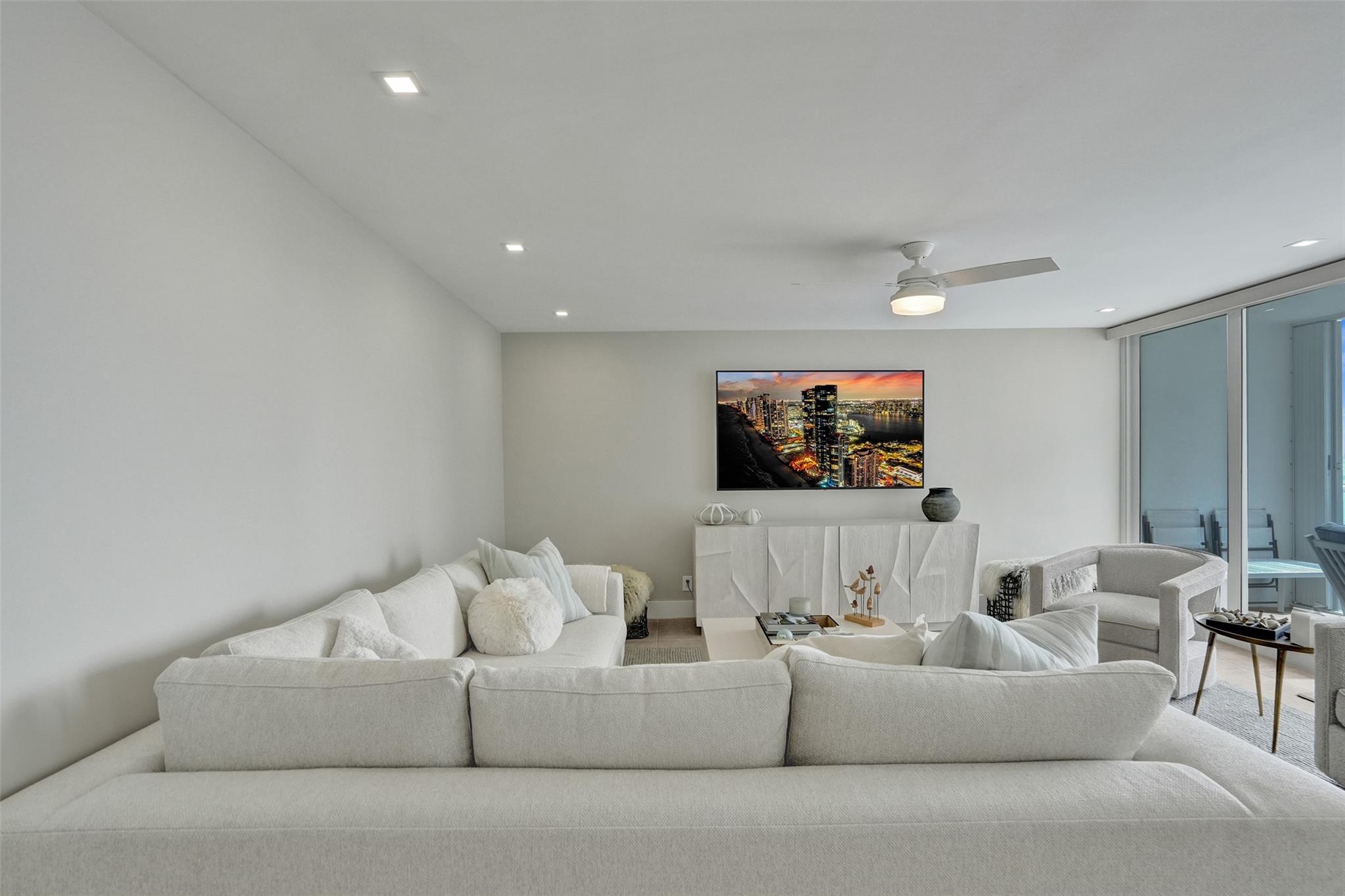 4300 N Ocean Blvd 9M