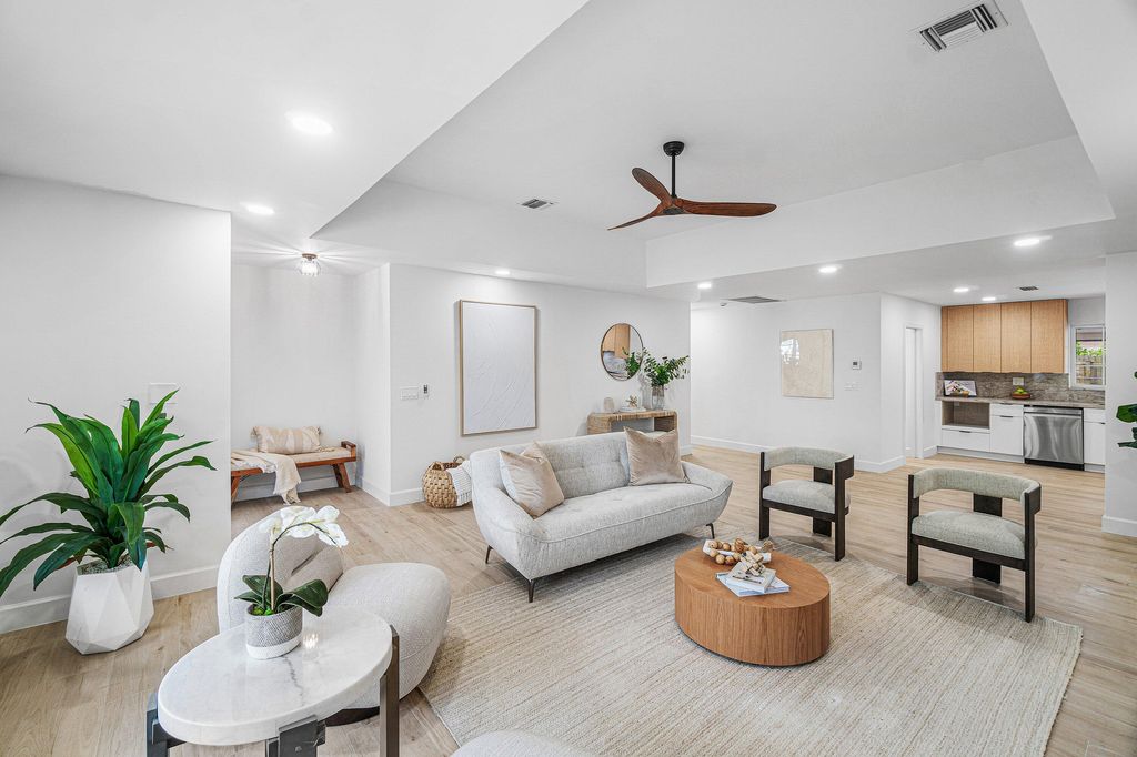Photo of 718 SW 27th Place, Boynton Beach, FL 33435 (MLS # B26023252)