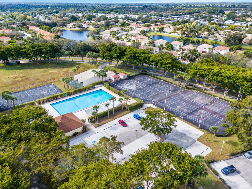 Photo of 749 Buttonwood Lane, Boynton Beach, FL 33436 (MLS # R11162344)