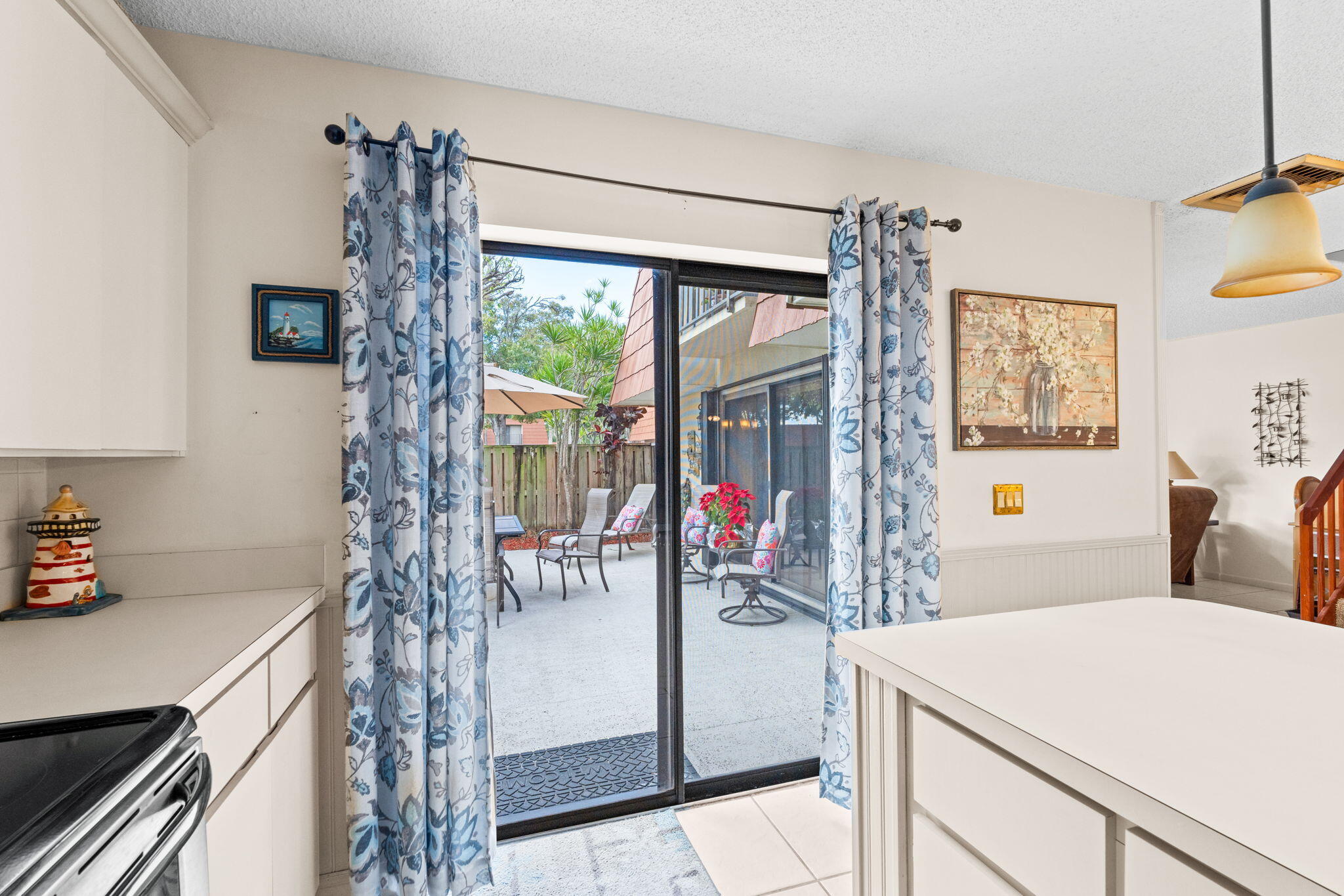 749 Buttonwood Lane, Boynton Beach, FL, 33436/$305,000 4 749 Buttonwood Lane